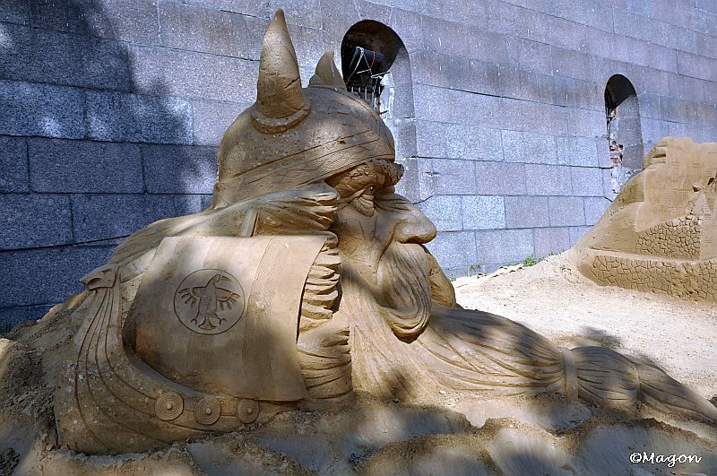Sand Festival в России: викинг с кораблем и гербом на борту